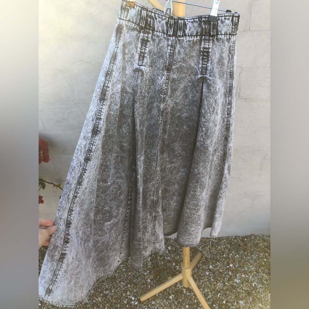 Vintage grey acid wash denim high waisted pleated midi/ maxi denim skirt - Picture 3 of 14